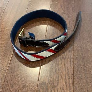 Vineyard vines belt